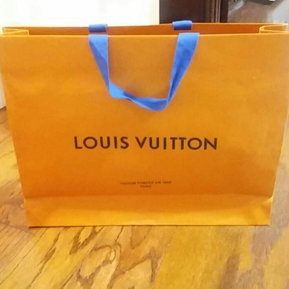LOUIS VUITTON BAG (medium size)